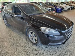Musta Käytetty 2013 Volvo V40 Business Edition Farmari | 8 700 € (Hyvä tarjous)