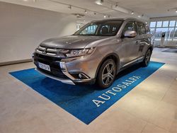 Harmaa Käytetty 2015 Mitsubishi Outlander Instyle Katumaasturi | 16 900 € (Perustarjous)