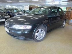 Vihreä Käytetty 1999 Opel Vectra Sedan | 2 900 €