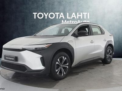 Käytetty Toyota bZ4X Active 252 kW (343 HP) 2023 Katumaasturi