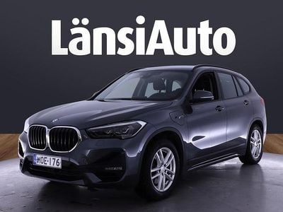 Käytetty BMW X1 Sport Line 220 HP (161 kW) 2022 Harmaa Katumaasturi