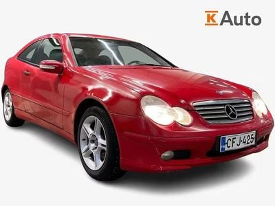 Käytetty Mercedes C200 Avantgarde 163 HP (119 kW) 2002 Punainen Sedan