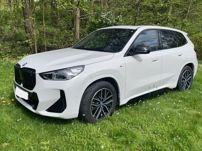 käytetty BMW iX1 U11 30 xDrive Charged Edition M Sport // HUD / Driving Assistant+ / Panorama / Mukautuvat LED