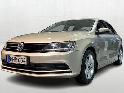 Käytetty VW Jetta Allstar 125 HP (91 kW) 2016 Hopea Sedan