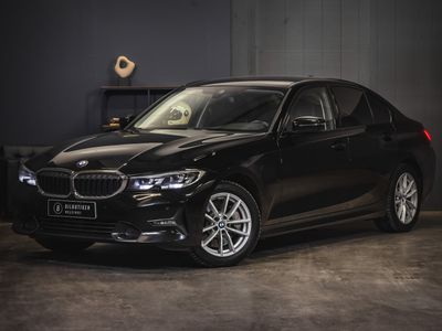 käytetty BMW 330e Sport Line Sedan Varusteltu Yksilö