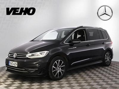 Käytetty VW Touran Highline 180 HP (132 kW) 2016 Musta Tila-auto