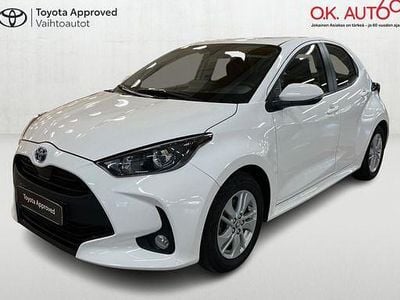 Valkoinen Käytetty 2023 Toyota Yaris Active Viistoperä | 21 690 € (Hieman kallis)