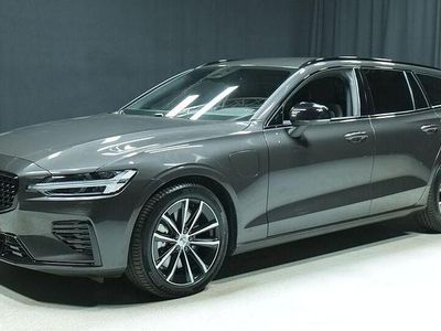 Harmaa Käytetty 2025 Volvo V60 Performance Farmari | 49 900 € (Kallis)