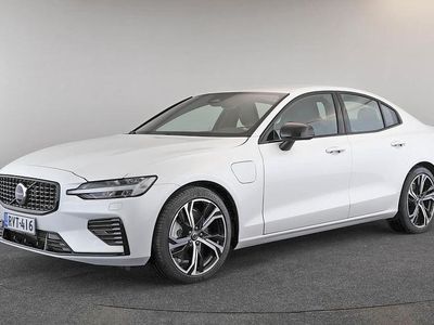 Valkoinen Käytetty 2024 Volvo S60 Performance Sedan | 49 800 € (Kallis)
