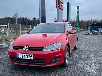 Käytetty 2013 VW Golf VII Comfortline Viistoperä | 10 700 € (Hieman kallis)