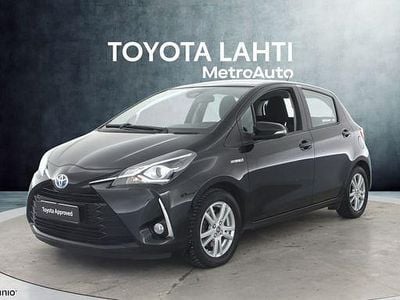 Käytetty Toyota Yaris Edition 72 HP (52 kW) 2017 Musta Viistoperä