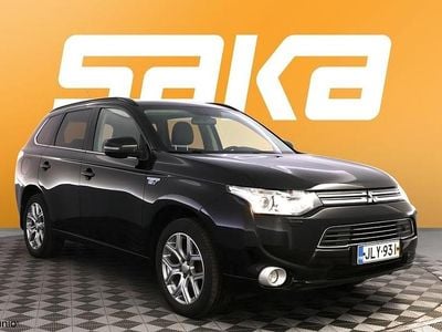 Käytetty Mitsubishi Outlander P-HEV Instyle 203 HP (149 kW) 2014 Katumaasturi