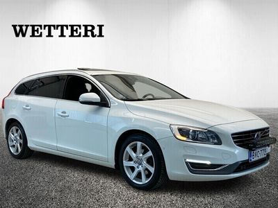 käytetty Volvo V60 D4 Summum aut / Webasto / VOC / Navigointi / Vetokoukku / Kattoluukku - Rahoituskorko alk. 2,99%+kulut -