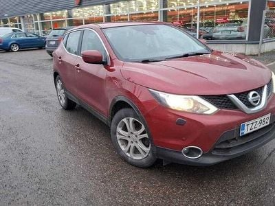 Käytetty 2015 Nissan Qashqai Acenta Katumaasturi | 10 800 € (Perustarjous)