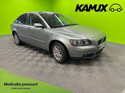 käytetty Volvo S40 S401,8 Momentum / Katsastettu 26.4.-24! / Koukku / Vakkari / Aut. ilmastointi / 2x renkaat / Suomi-