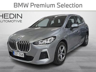 Käytetty BMW 225 Active Tourer M Sport 245 HP (180 kW) 2023 Harmaa Tila-auto