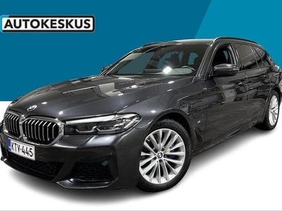 Harmaa Käytetty 2021 BMW 530e M Sport Farmari | 36 390 € (Perustarjous)