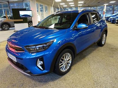 Sininen Käytetty 2023 Kia Stonic Katumaasturi | 22 990 € (Hieman kallis)