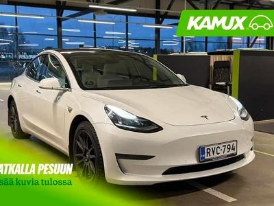 Valkoinen Käytetty 2019 Tesla Model 3 Performance Sedan | 23 380 € (Perustarjous)
