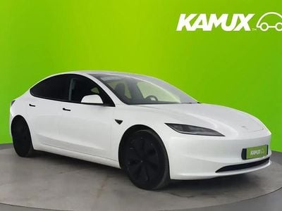 Valkoinen Käytetty 2024 Tesla Model 3 Standard Range Plus Sedan | 32 790 € (Hieman kallis)