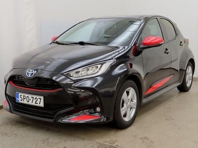 Musta Käytetty 2023 Toyota Yaris Hybrid Style Viistoperä | 21 890 € (Perustarjous)