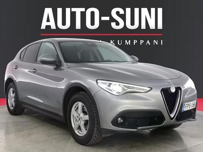 Käytetty Alfa Romeo Stelvio Super 210 HP (154 kW) 2018 Katumaasturi