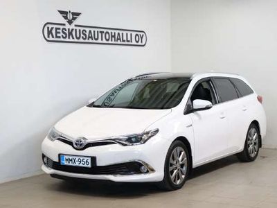 käytetty Toyota Auris Touring Sports 1,8 Hybrid Premium - Panorama /