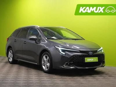 Käytetty Toyota Corolla Edition 140 HP (102 kW) 2023 Hopea / harmaa Farmari