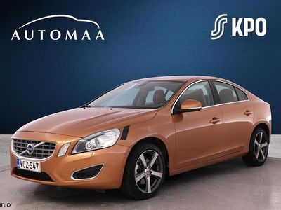 Käytetty Volvo S60 Momentum 136 HP (100 kW) 2013 Oranssi Sedan