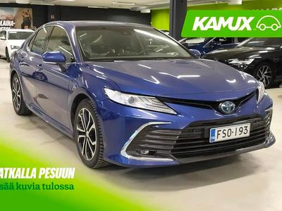 Sininen Käytetty 2022 Toyota Camry Hybrid Business Edition Sedan | 24 900 €