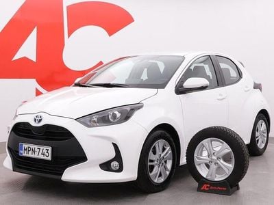 Valkoinen Käytetty 2024 Toyota Yaris Hybrid Active Viistoperä | 22 890 € (Perustarjous)