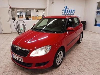 Käytetty Skoda Fabia Ambiente 105 HP (77 kW) 2011 Punainen Viistoperä
