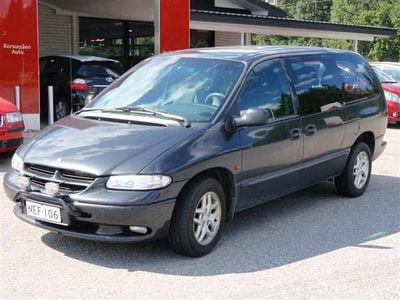 Musta Käytetty 2000 Chrysler Grand Voyager Tila-auto | 3 900 €