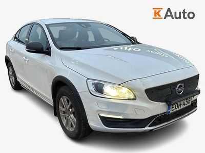 Käytetty 2017 Volvo S60 CC Momentum Sedan | 21 890 €