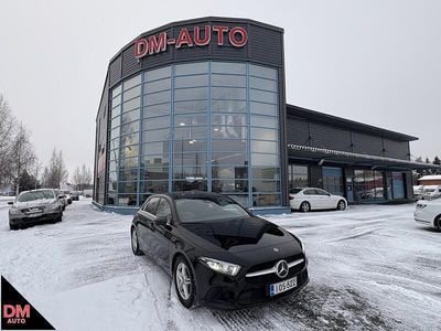 Musta Käytetty 2020 Mercedes A160 Viistoperä | 19 850 € (Perustarjous)