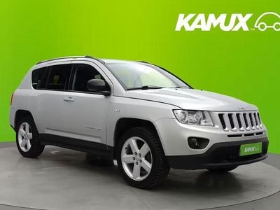 Käytetty Jeep Compass Limited 170 HP (125 kW) 2012 Hopea / harmaa Katumaasturi