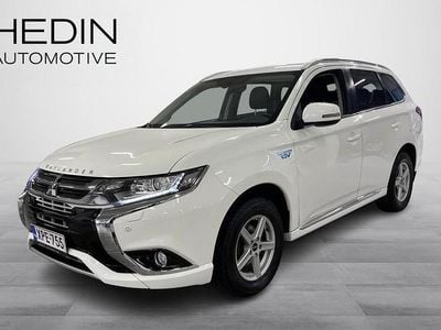 Käytetty Mitsubishi Outlander P-HEV Intense 121 HP (88 kW) 2016 Valkoinen Farmari