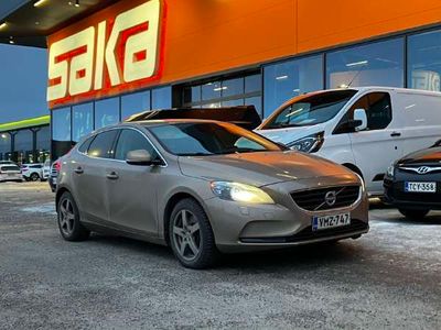 käytetty Volvo V40 D4 Momentum aut ** Juuri tullut / Suomi-auto / Webasto / Koukku / katsastettu **