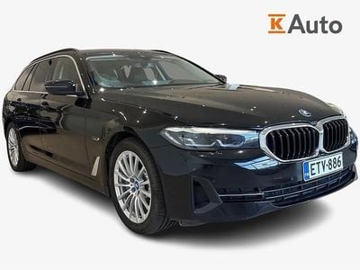 Käytetty BMW 530e Shadowline 292 HP (214 kW) 2022 Musta Farmari