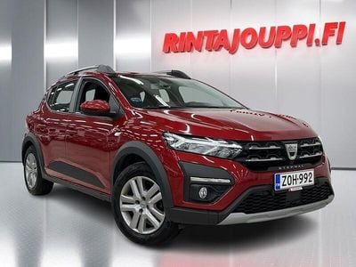 Käytetty Dacia Sandero Comfort 91 HP (66 kW) 2022 Punainen Viistoperä