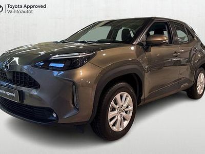 Ruskea (beige) Käytetty 2024 Toyota Yaris Cross Active Katumaasturi | 28 890 € (Perustarjous)