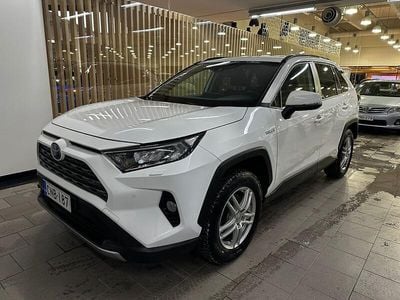 Valkoinen Käytetty 2019 Toyota RAV4 Hybrid Active Katumaasturi | 30 990 € (Hieman kallis)