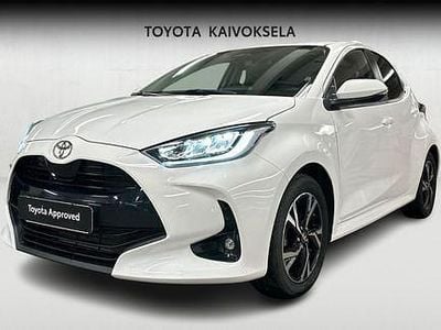 Valkoinen Käytetty 2024 Toyota Yaris Plus Viistoperä | 23 990 € (Hieman kallis)