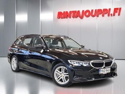 Musta Käytetty 2022 BMW 330e Sport Line Farmari | 21 500 € (Hyvä tarjous)