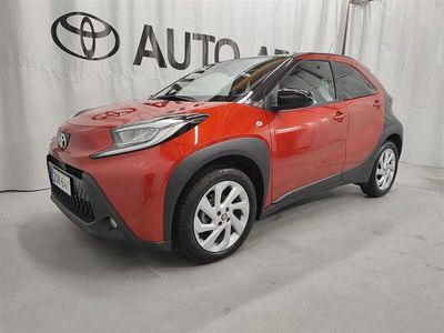 Punainen Käytetty 2022 Toyota Aygo X Multidrive S Katumaasturi | 18 900 € (Kallis)