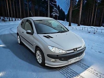 Käytetty Peugeot 206 109 HP (80 kW) 2001 Viistoperä