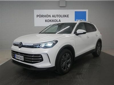 Uusi VW Tiguan Business 272 HP (200 kW) 2025 Katumaasturi