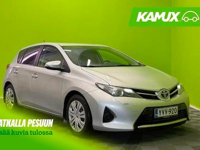 Käytetty Toyota Auris Life 99 HP (72 kW) 2013 Hopea / harmaa Sedan