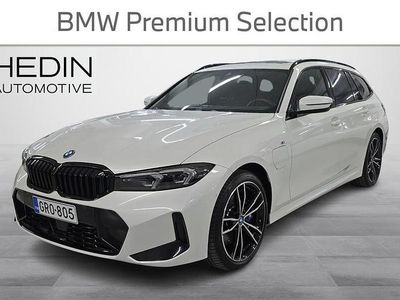 Valkoinen Käytetty 2023 BMW 330e M Sport Farmari | 44 600 €