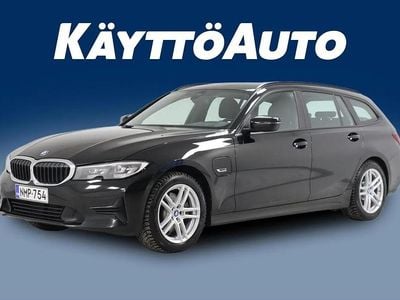 Musta Käytetty 2022 BMW 320e Comfort Edition Farmari | 24 490 € (Perustarjous)
